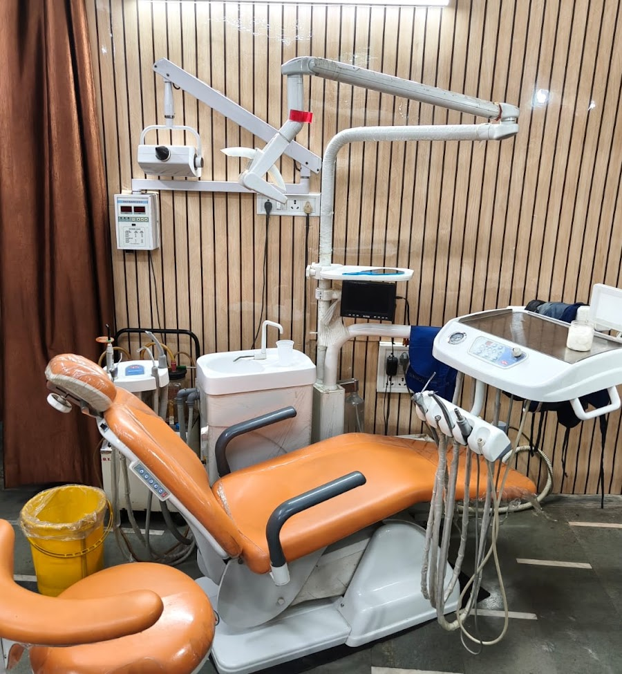 Modern dental chair and instrument tray, Ramganj